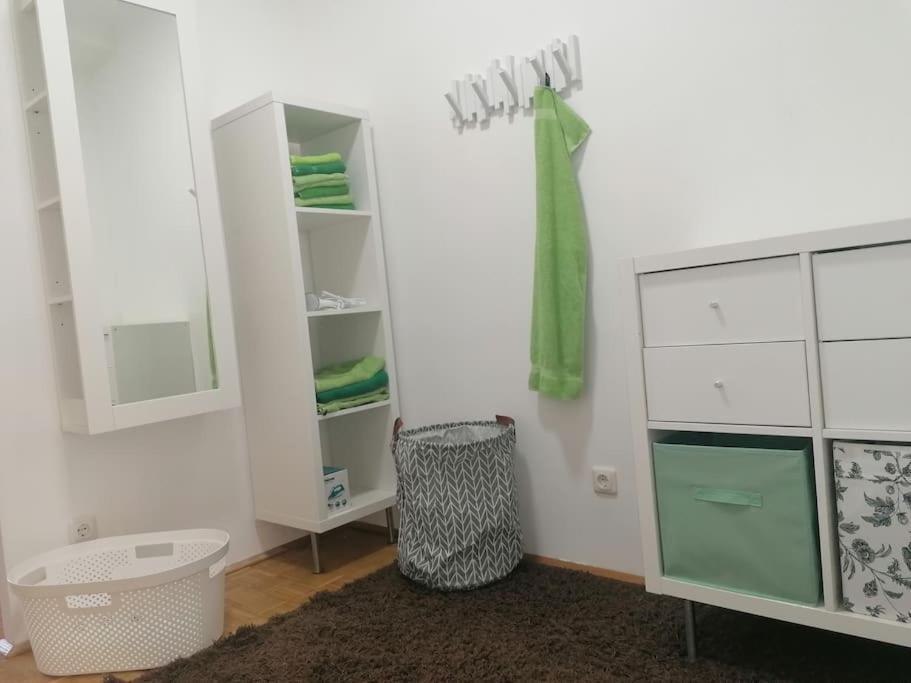 Wundervolle Familienwohnung Nahe Schonbrunn Apartment *