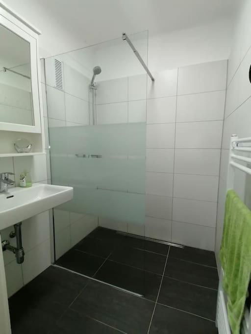Wundervolle Familienwohnung Nahe Schonbrunn Apartment *