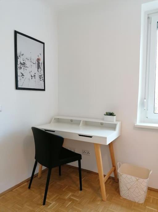 Wundervolle Familienwohnung Nahe Schonbrunn Apartment *